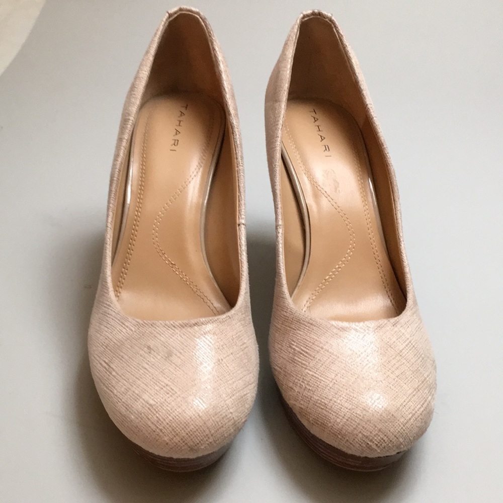 Tahari Beige Round-Toed Linen look Platforms Sz 10